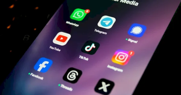 Mulai Desember, Anak di Bawah 16 Tahun Tak Boleh Punya Media Sosial