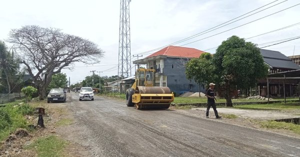 Bantuan Keuangan Pemprov Sulsel Bantu Percepatan Perbaikan Jalan Rusak Berat di Pinrang