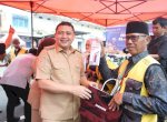 Dorong Transformasi Digital Parkir, Pemkot Makassar Bagikan Smartphone ke Jukir