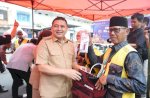 Dorong Transformasi Digital Parkir, Pemkot Makassar Bagikan Smartphone ke Jukir