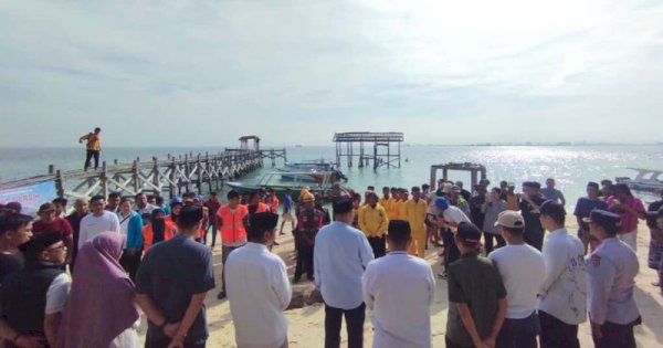 Wali Kota Makassar dan Camat Mariso Gelar Jumat Bersih di Pulau Samalona