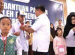 Beri Bukti, Wali Kota Parepare Serahkan Bantuan Seragam Gratis ke Siswa SD dan SMP