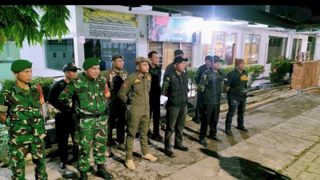 Patroli Gabungan TNI, Satpol PP, dan BK Lembing Perkuat Keamanan di Kecamatan Mariso