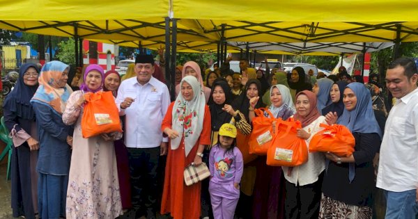 Kunjungan ke Dapil, NH Peduli Salurkan 8 Ribu Sembako Hingga Serahkan Paket Umroh
