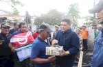 Wali Kota Munafri Bawa Langsung Bantuan ke Lokasi Kebakaran Tallo &#038; Temui Warga