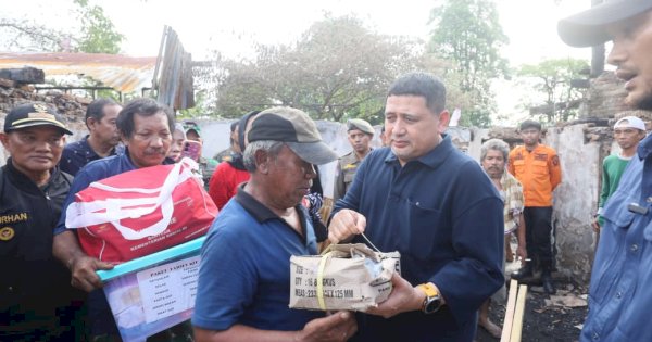 Wali Kota Munafri Bawa Langsung Bantuan ke Lokasi Kebakaran Tallo &#038; Temui Warga