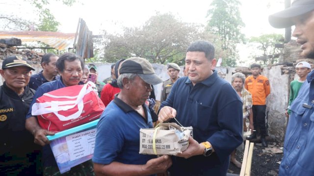 Wali Kota Munafri Bawa Langsung Bantuan ke Lokasi Kebakaran Tallo &#038; Temui Warga
