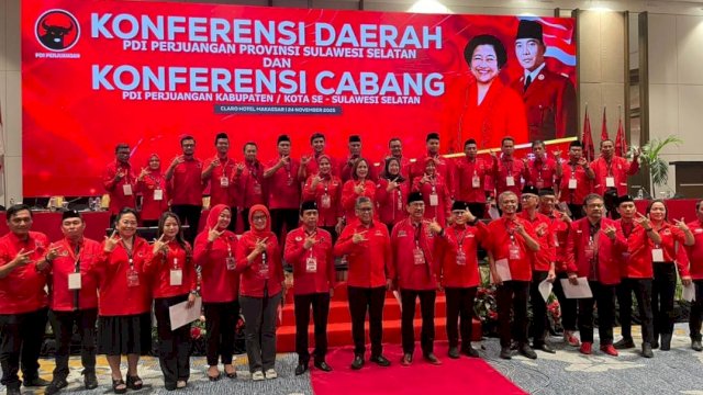 Pengesahan pengurus PDIP Sulsel Periode 2025-2030 yang berlangsung di Hotel Claro, Makassar, pada Senin (24/11/2025). (Istimewa)
