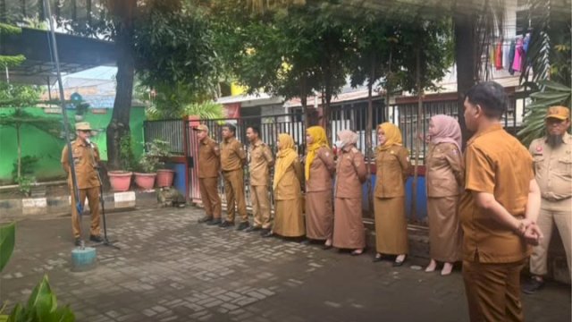 Pimpin Apel Pagi, Camat Aswin Tekankan Staf Bekerja Secara Total Sesuai Arahan Wali Kota dan Wakil Wali Kota 