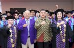 Dinas Pariwisata Makassar Dampingi Wali Kota Hadiri Wisuda Polimedia