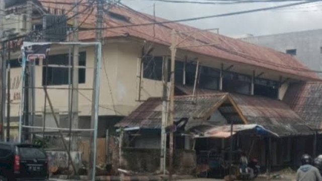 {"remix_data":[],"remix_entry_point":"challenges","source_tags":[],"origin":"unknown","total_draw_time":0,"total_draw_actions":0,"layers_used":0,"brushes_used":0,"photos_added":0,"total_editor_actions":{},"tools_used":{"transform":1},"is_sticker":false,"edited_since_last_sticker_save":true,"containsFTESticker":false}