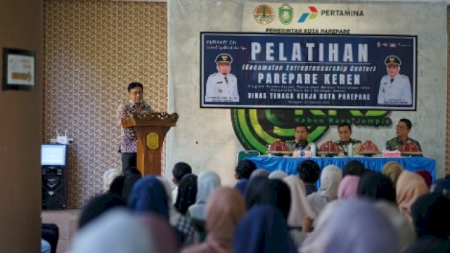 {"remix_data":[],"remix_entry_point":"challenges","source_tags":[],"origin":"unknown","total_draw_time":0,"total_draw_actions":0,"layers_used":0,"brushes_used":0,"photos_added":0,"total_editor_actions":{},"tools_used":{"resize":1,"transform":1},"is_sticker":false,"edited_since_last_sticker_save":true,"containsFTESticker":false}