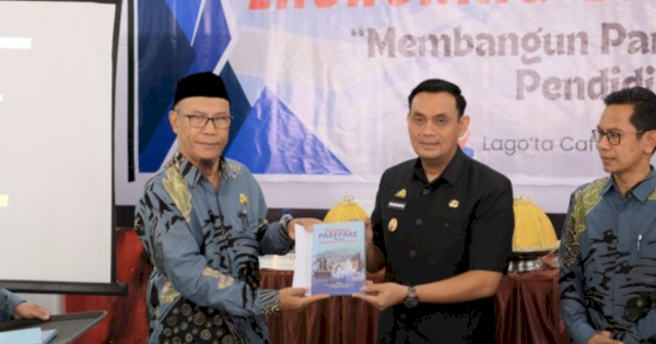 Wakil Wali Kota Parepare Hadiri Bedah Buku dan Launching Buku LAPEKOM