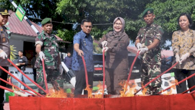 Pemusnahan Barang Bukti di Kejari, Wawali Parepare Dorong Kesadaran Hukum Masyarakat