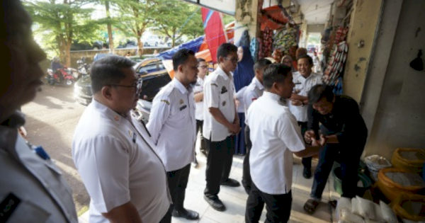 Wali Kota Parepare Tinjau Langsung Harga di Pasar Sumpang