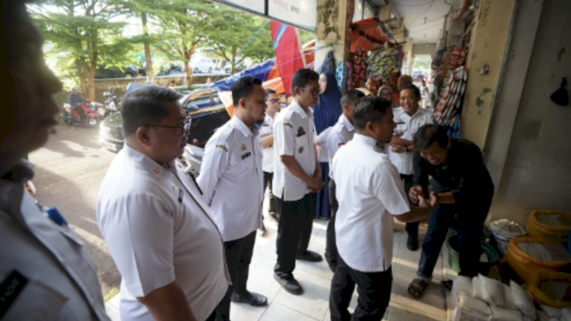 Wali Kota Parepare Tinjau Langsung Harga di Pasar Sumpang