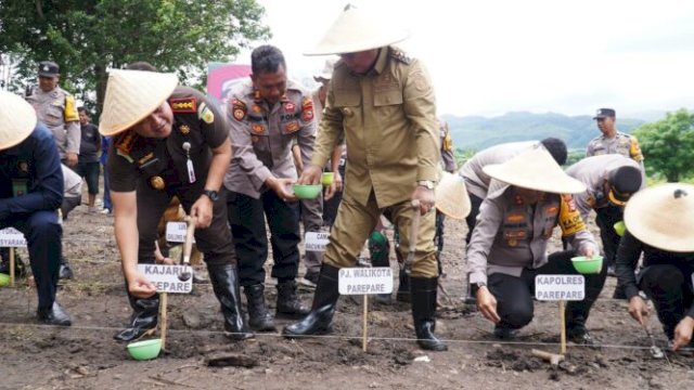 Pj Wali Kota Parepare Dukung Program Swasembada Pangan 2025 Lewat Jagung