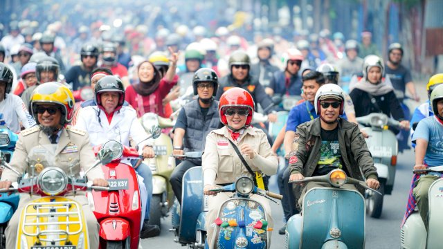 Gubernur-Wagub Kompak Naik Vespa Bersama Pecinta Vespa Plus OKP