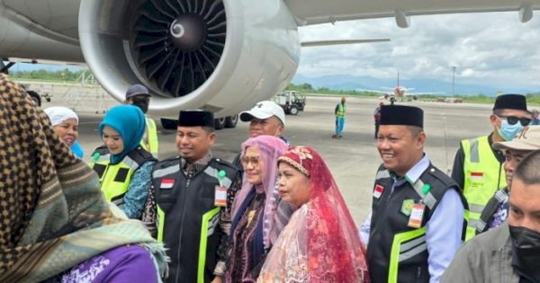 Tasming Hamid Jemput Jamaah Haji Parepare, Tegaskan Komitmen Pelayanan Hingga Tiba di Daerah