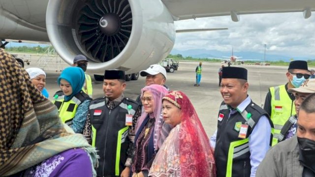 Tasming Hamid Jemput Jamaah Haji Parepare, Tegaskan Komitmen Pelayanan Hingga Tiba di Daerah