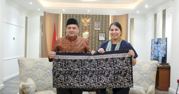 Wali Kota Munafri Sambut Kunjungan Kedubes Inggris dan Klub Sepak Bola Tranmere Rovers