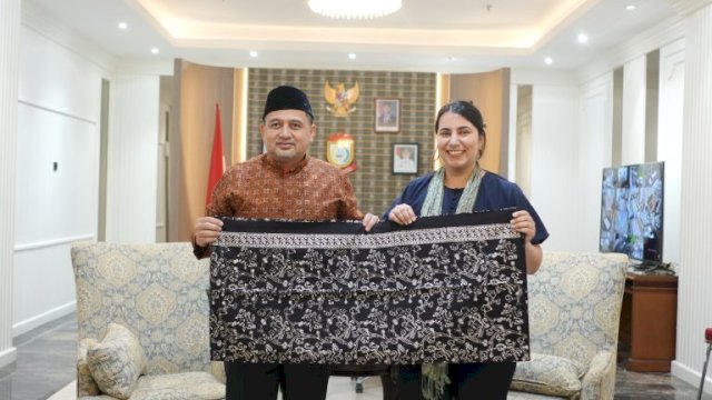 Wali Kota Munafri Sambut Kunjungan Kedubes Inggris dan Klub Sepak Bola Tranmere Rovers