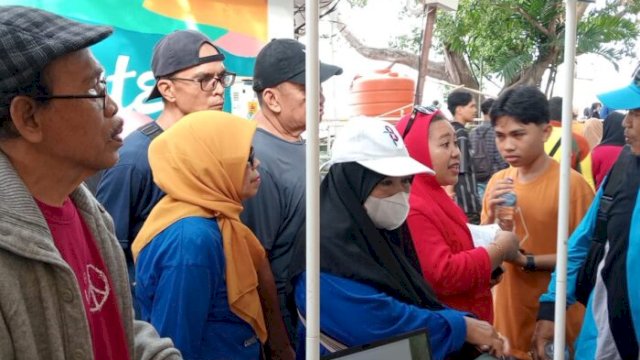 Warga Antusias Datangi Layanan Jemput Bola Dukcapil Makassar di Pelataran Karebosi