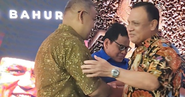 Firli Bahuri Luncurkan Biografi “Anak Dusun Menjaring Impian”