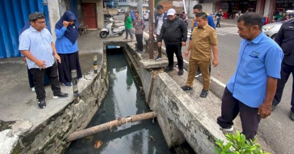Cegah Banjir, Wali Kota Tasming Hamid Pantau Langsung Saluran Drainase di Parepare