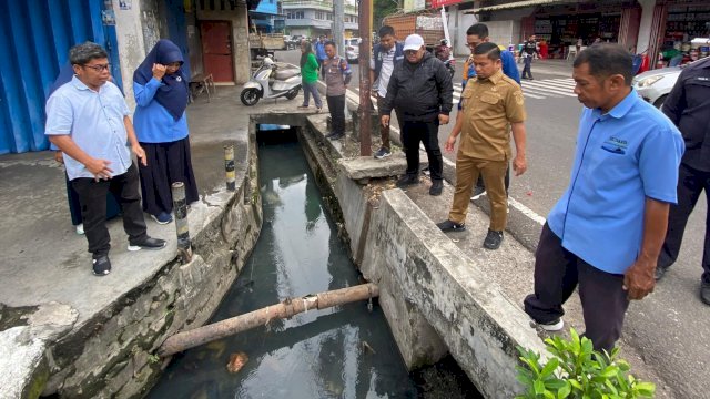 Cegah Banjir, Wali Kota Tasming Hamid Pantau Langsung Saluran Drainase di Parepare
