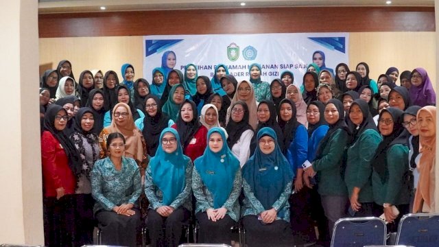 66 Kader Rumah Gizi Parepare Ikuti Pelatihan Penyajian Makanan Sehat dan Aman