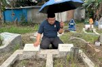 Ketua DPW PKS Sulsel Anwar Faruq Ziarah ke Makam Almarhumah Ibunda, Kenang Pesan Ketulusan dan Pelayanan untuk Umat