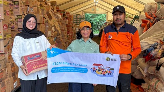 PT Vale Serahkan Bantuan Kemanusiaan Bagi Korban Bencana bersama KemenESDM