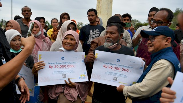 Mendikdasmen Salurkan Langsung Bantuan ke Sekolah Terdampak Banjir di Aceh Tamiang