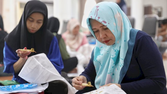 Dekranasda Makassar Cetak 30 Pembatik Lontara Lewat Pelatihan Wastra Daerah