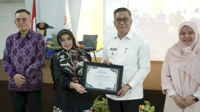 Bedah Buku di Makassar, Wabup Barru Tekankan Peran Pemimpin Bangun Budaya Inovasi ASN