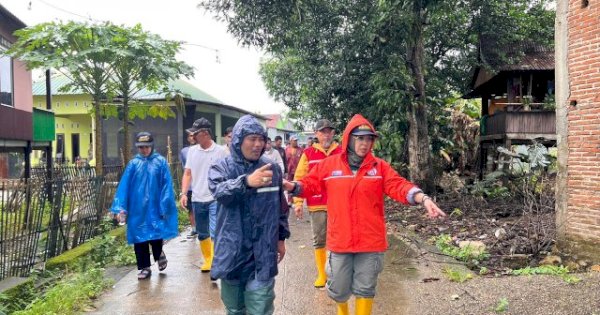Bupati Barru Tinjau Lokasi Angin Kencang Terjang Dusun Pancana