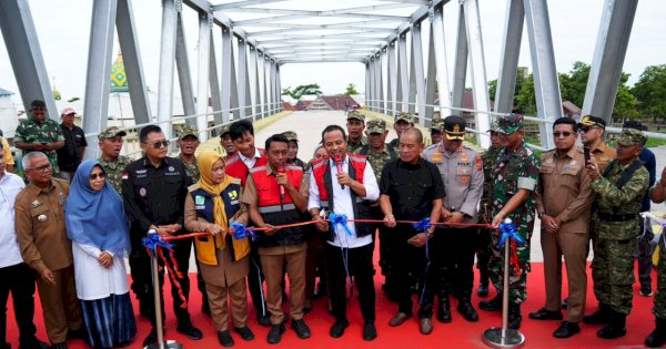 Gubernur Sulsel Resmikan Jembatan Sungai Malake, Akses Warga Sidrap-Wajo Kini Lebih Cepat dan Aman