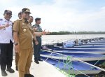 Gubernur Sulsel Andi Sudirman Serahkan 20 Unit Kapal 5 GT untuk Nelayan