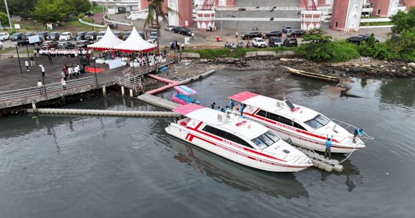 Perkuat Pemerataan Layanan Kesehatan di Pulau-pulau, Gubernur Sulsel Luncurkan Klinik Terapung