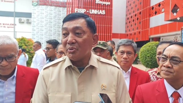 Beri Kuliah Umum di Unhas, Menhan Sjafrie Dorong Generasi Muda Mampu Ambil Risiko dan Loyal Kepada Pancasila