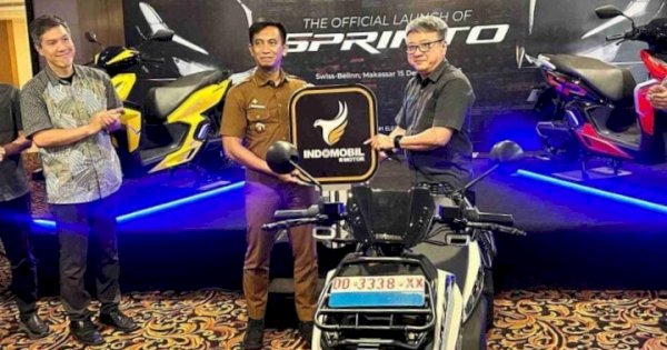 Dukung Lingkungan Bersih, Galesong Emotor Serahkan 38 Motor Listrik ke DLH Makassar