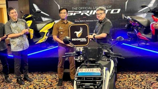 Dukung Lingkungan Bersih, Galesong Emotor Serahkan 38 Motor Listrik ke DLH Makassar