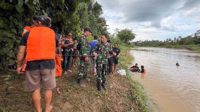 Basarnas Makassar Cari Penambang Pasir Yang Tenggelam di Sungai Lacinde Wajo