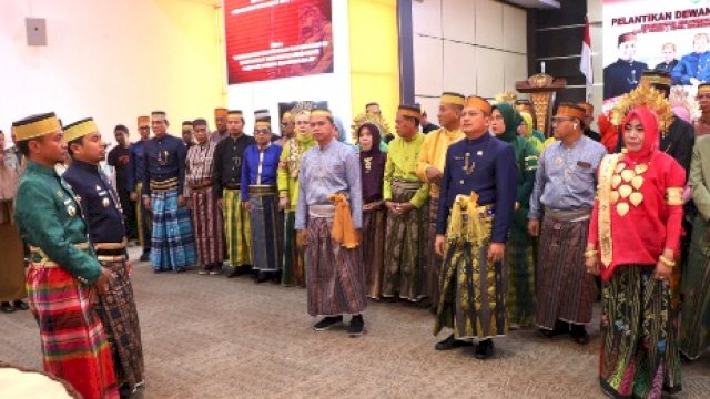 {"remix_data":[],"remix_entry_point":"challenges","source_tags":[],"origin":"unknown","total_draw_time":0,"total_draw_actions":0,"layers_used":0,"brushes_used":0,"photos_added":0,"total_editor_actions":{},"tools_used":{"resize":1,"transform":1},"is_sticker":false,"edited_since_last_sticker_save":true,"containsFTESticker":false}