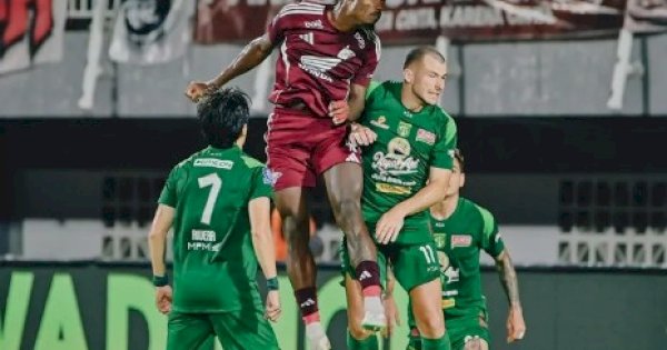 Di Hadapan Ribuan Suporter, PSM Hanya Mampu Bermain Imbang Atas Persebaya 