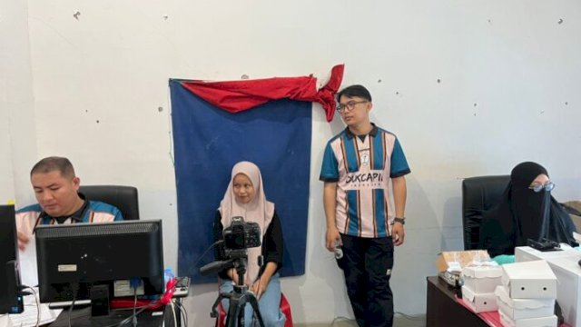 IKD Masuk Pulau, Disdukcapil Makassar Dorong Warga Barrang Lompo Beralih ke Identitas Digital