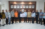 Wali Kota Munafri Serahkan Langsung Bantuan Pemkot Untuk Korban Bencana di Aceh dan Sumatra
