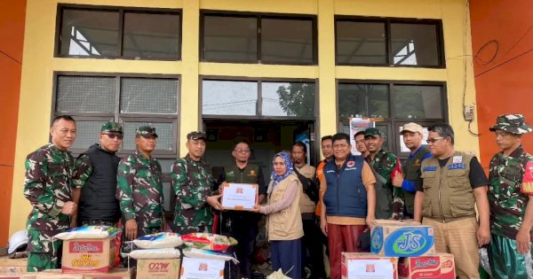 Kodim 1408 Makassar Evakuasi Warga dan Salurkan Bantuan Untuk Korban Banjir di Katimbang 