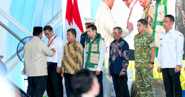 Tingkatkan Pertanian, Gubernur Sulsel Terima Satyalancana Wira Karya dari Presiden Prabowo